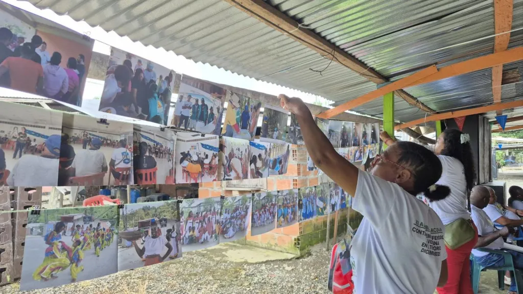 Caminos de identidad: Educación propia y memoria en el río San Juan, Chocó