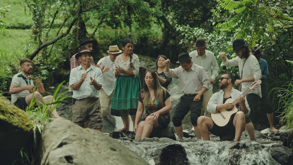 Nueva música: Mitú, Fabuloso Sexteto Caracha y Madera Jazz