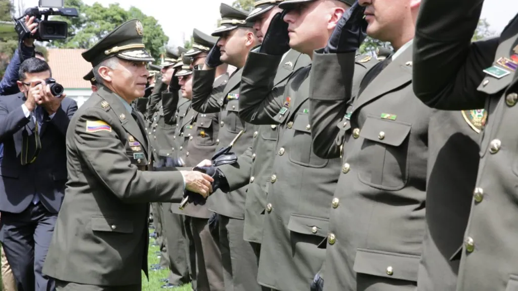 Carrera de oficial en Policía: Congreso aprueba beneficios
