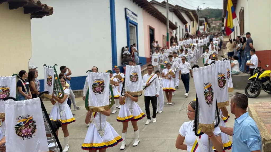 En el Catatumbo, las bandas marciales de Convención, Norte de Santander, promueven la formación, la disciplina y la permanencia escolar de niños y jóvenes.