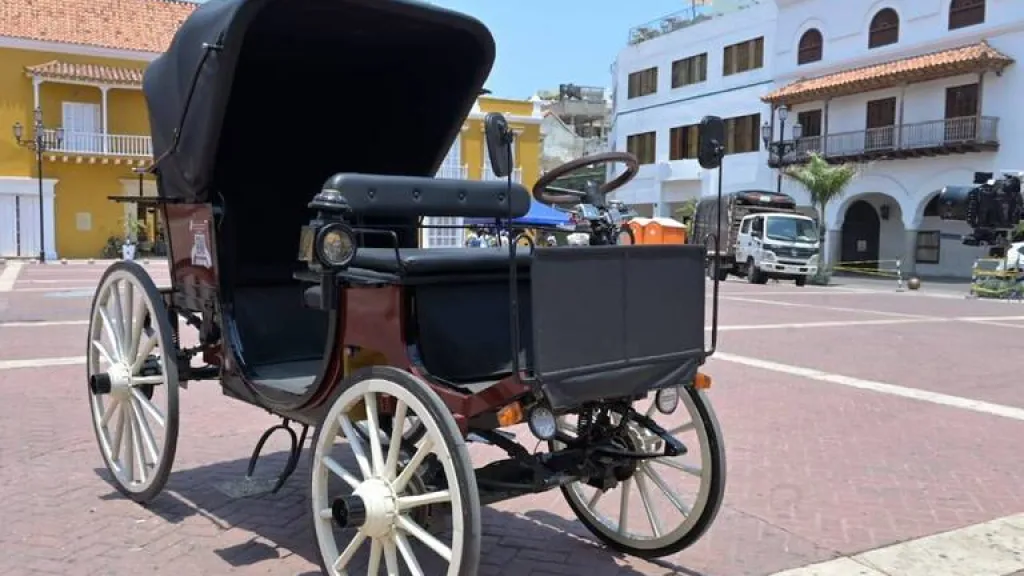 Cartagena inicia operación de coches eléctricos turísticos