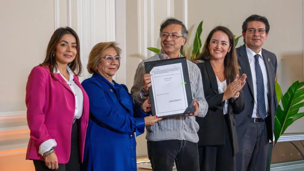 Colombia adopta política exterior feminista mediante decreto presidencial