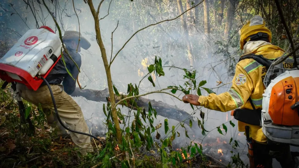 Colombia tiene 32 incendios activos en 8 departamentos