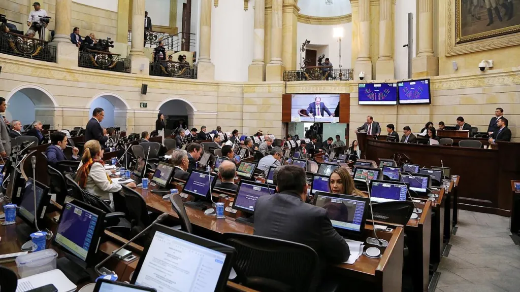 Congresistas ganaran 52 millones 