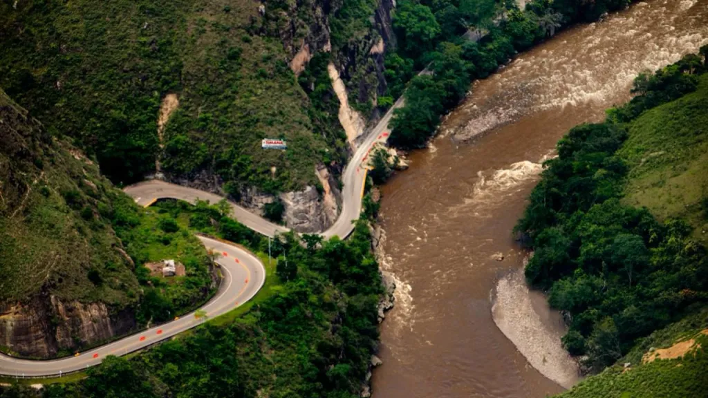 Construcción de dos viaductos en el sector de Pericongo, Huila