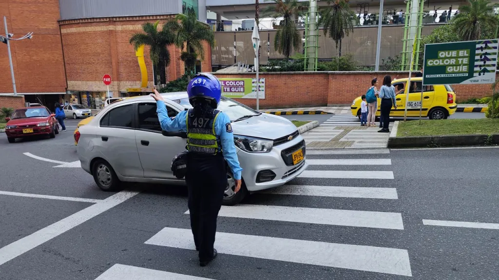 Pico y Placa Medellín: horarios, rotación de placas y excepciones para carros y motos en 2025