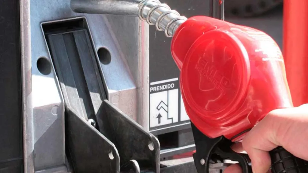 Cuánto baja la gasolina en marzo 2026