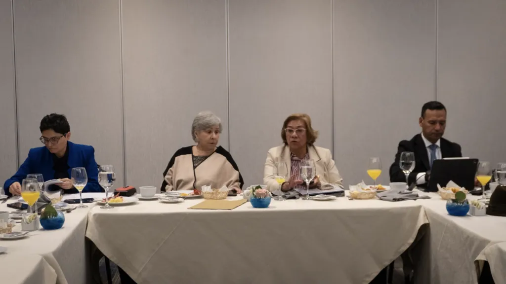Delegación de Colombia viaja a Quito 
