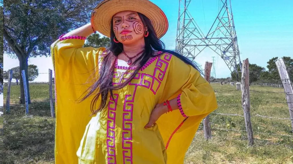 Elianis Bonivento, joven wayuu que enseña wayuunaiki por redes sociales