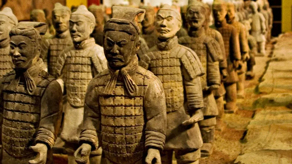 Un estudio de 79 huellas dactilares del Ejército de Terracota sugiere que mujeres y menores también habrían participado en su elaboración.
