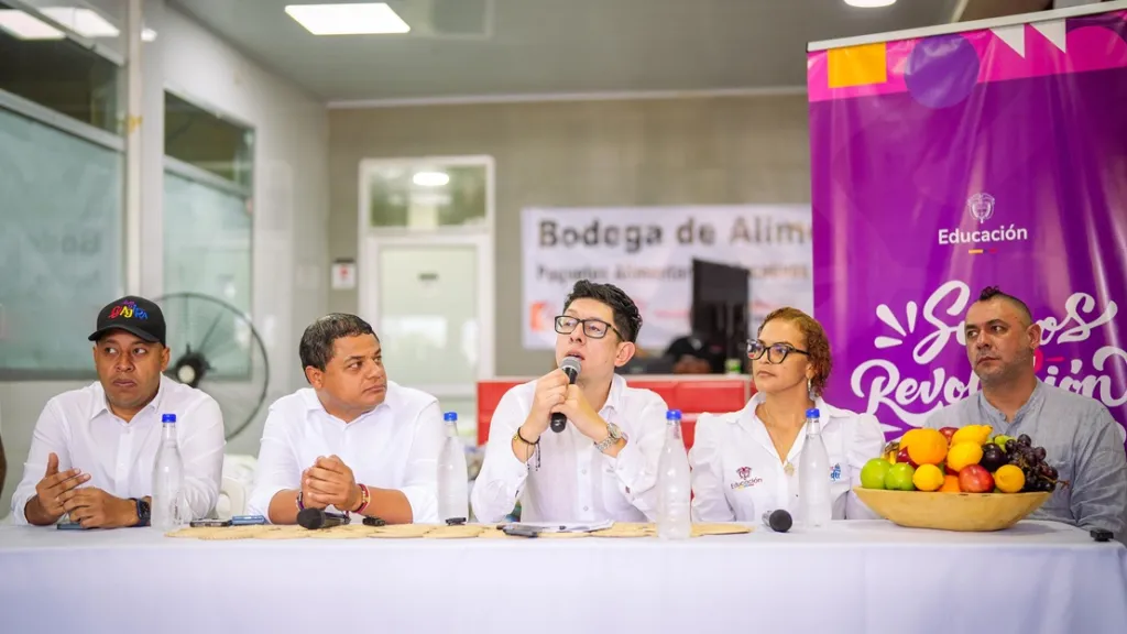 Entrega de 577 mil canastas alimentarias a estudiantes en receso escolar