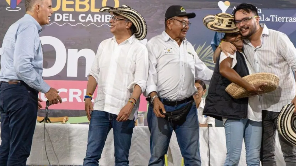 Entrega de tierras gobierno nacional 