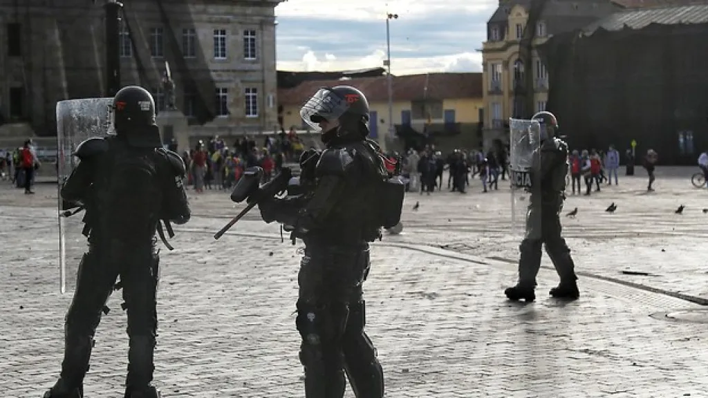 Procuraduría abrió indagación a integrantes del Esmad por muerte de jóvenes en Bogotá