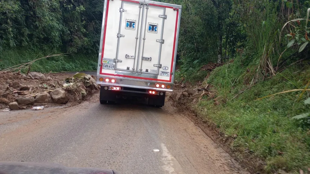 Vía Ricaurte – Tumaco: se habilita paso por un carril 