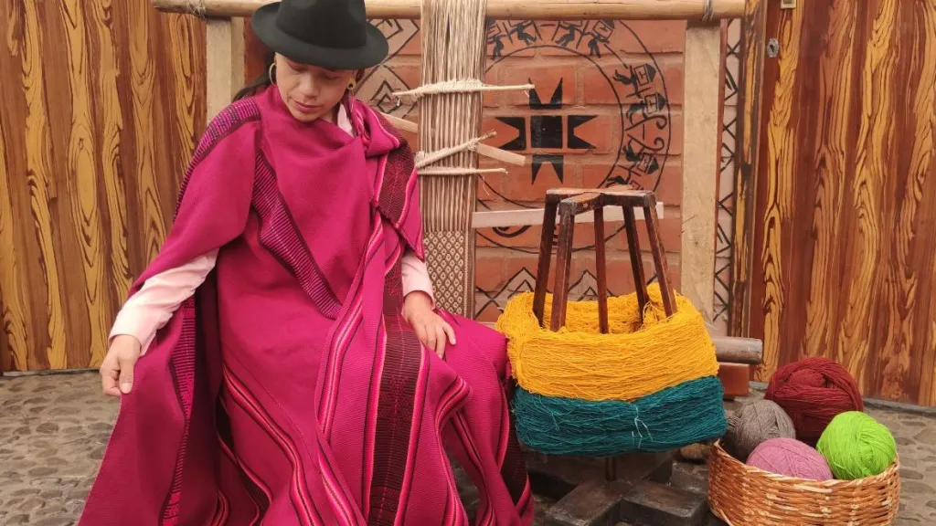 Ruanas, guangas y telares en lana de oveja de Nariño
