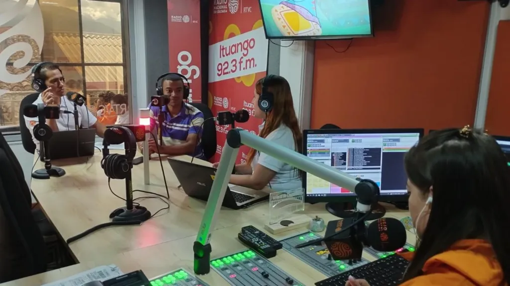 Se conmemoran seis años de las emisoras de paz de Radio Nacional de Colombia