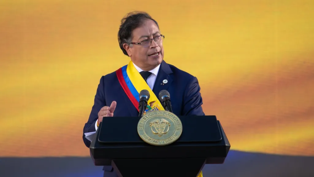 Presidente Petro anuncia reinicio de diálogos de paz con el Eln 