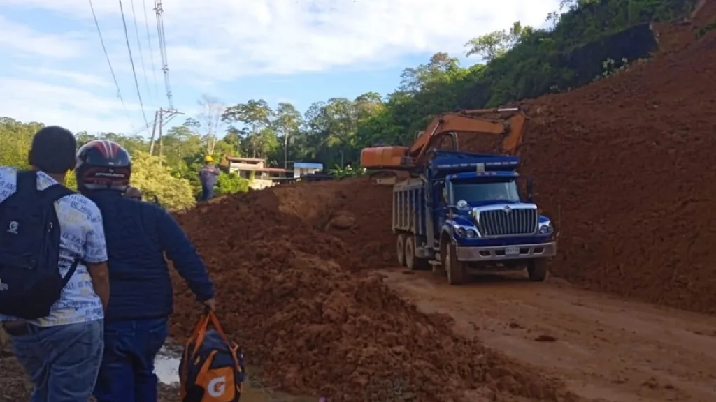 Vía Buga-Buenaventura | Dos días de cierre por derrumbe