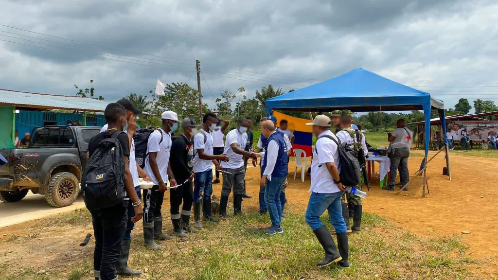 Disidencias de las Farc liberaron a 16 personas de otro grupo armado 