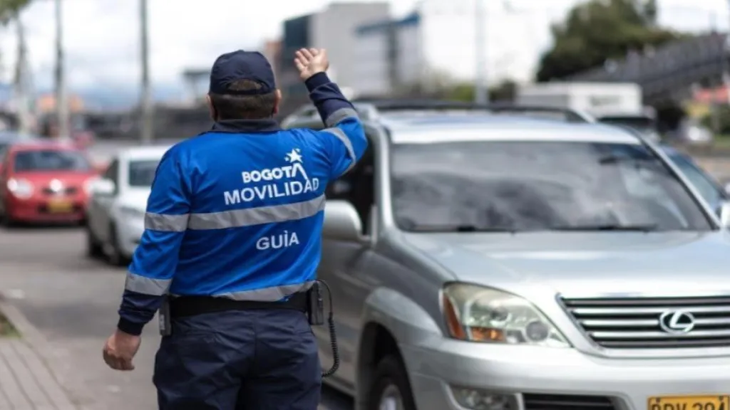Pico y placa Bogotá HOY: martes 1 abril 2025 particulares y taxis