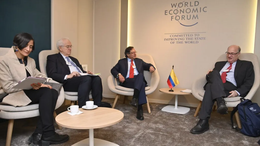 Foro Económico Mundial: BID y OMS apoyarán propuestas de Petro