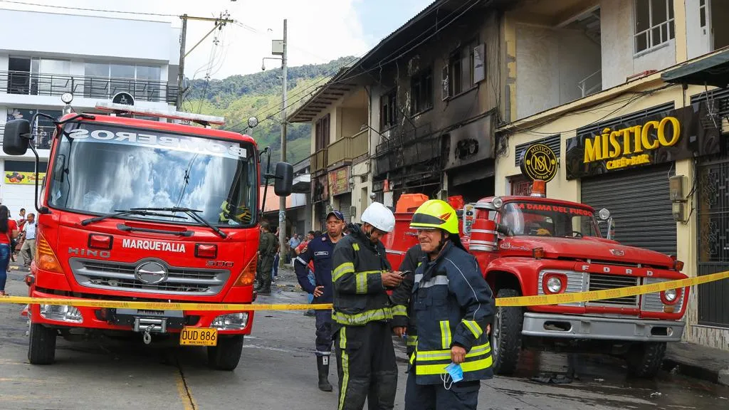 Incendio en la plaza de Manzanares, Caldas fue controlado