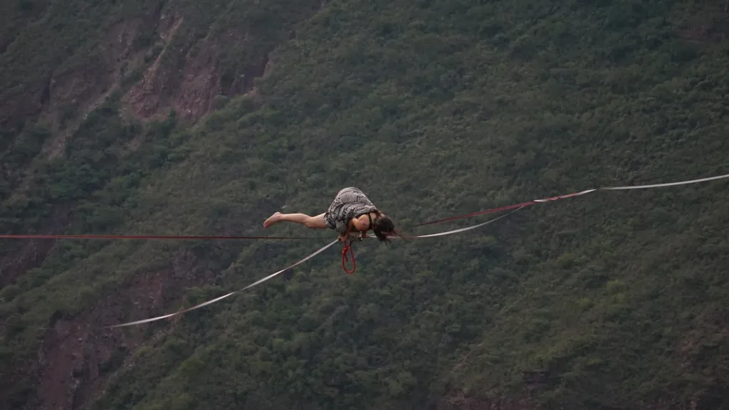 ¿Quién es Susana Castilla, la equilibrista que cruzó el Cañón del Chicamocha?