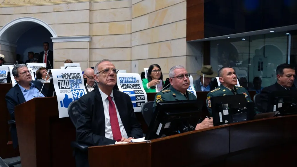 "Aumentamos la planta de soldados": Ministro de defensa