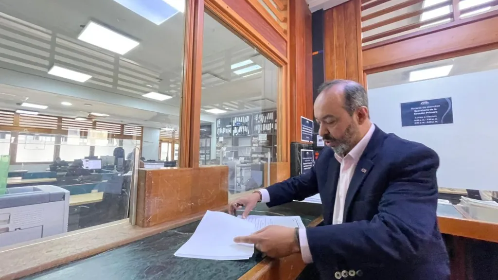 Cambio Radical denuncia al Consejo de Estado intervención de Sanitas