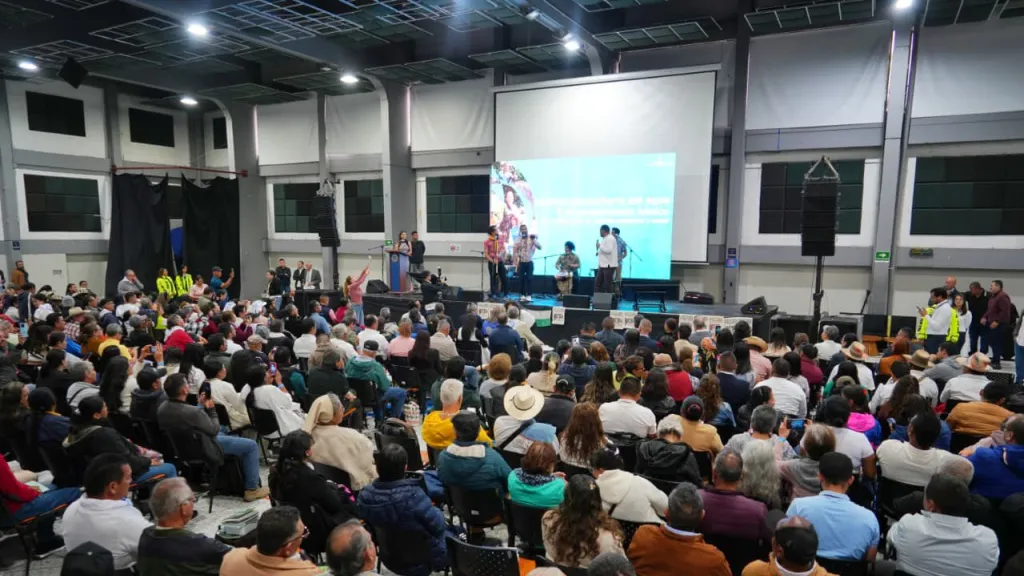 Gestores comunitarios de agua en Colombia: acceso a agua potable y saneamiento rural