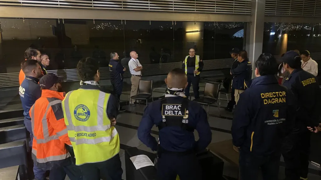 Aún intentan entrar a la zona donde se encontraría la aeronave extraviada desde ayer en Antioquia
