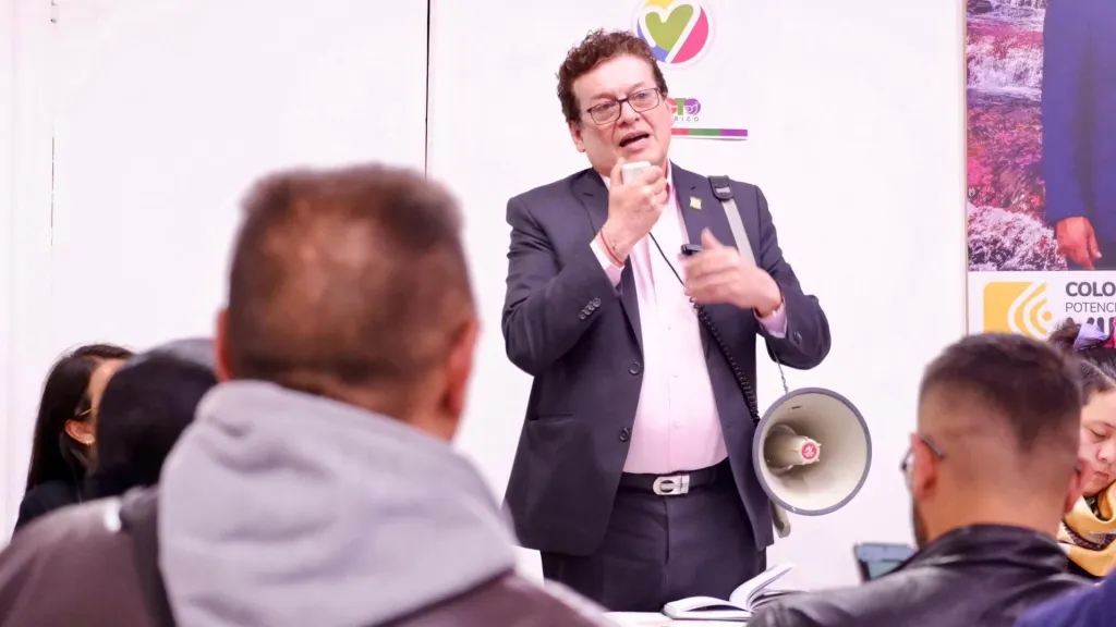 Reducir salario a congresistas, propuesta a incluir en consulta popular