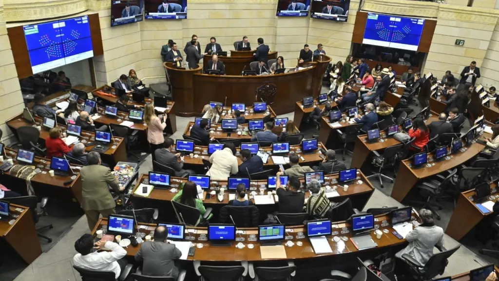 Senado levantó debate consulta popular por falta de quórum