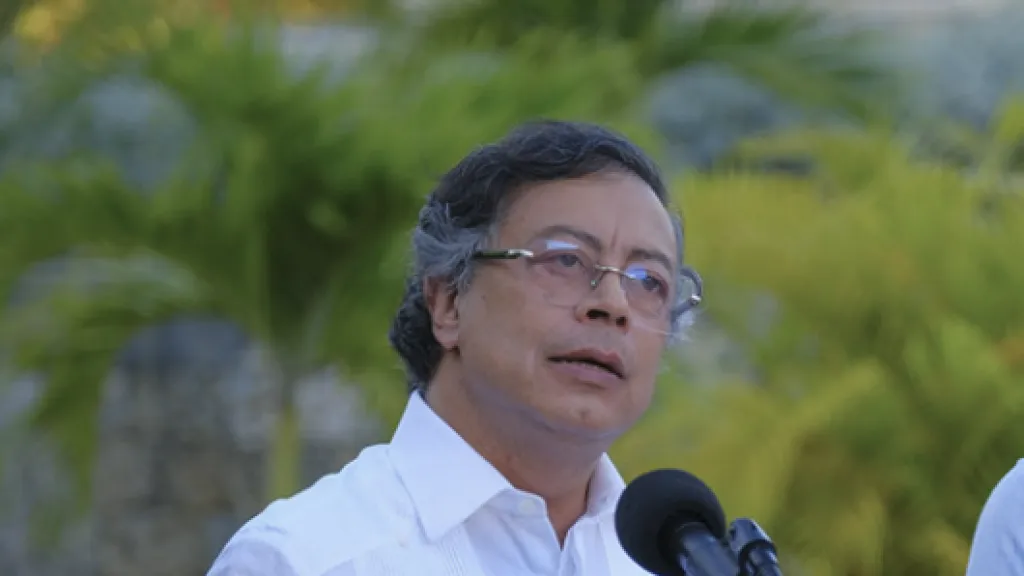 Gustavo Petro  dice que quitará subsidios diésel y carbón 