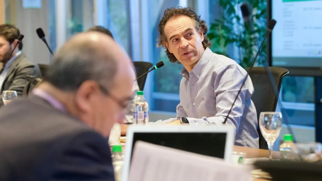 Suplantar al presidente es un delito: Petro sobre viaje de alcaldes a EE.UU