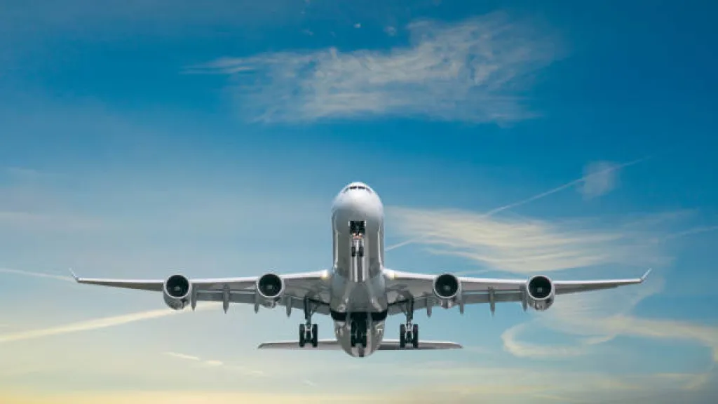 Hombre intentó desviar vuelo en México