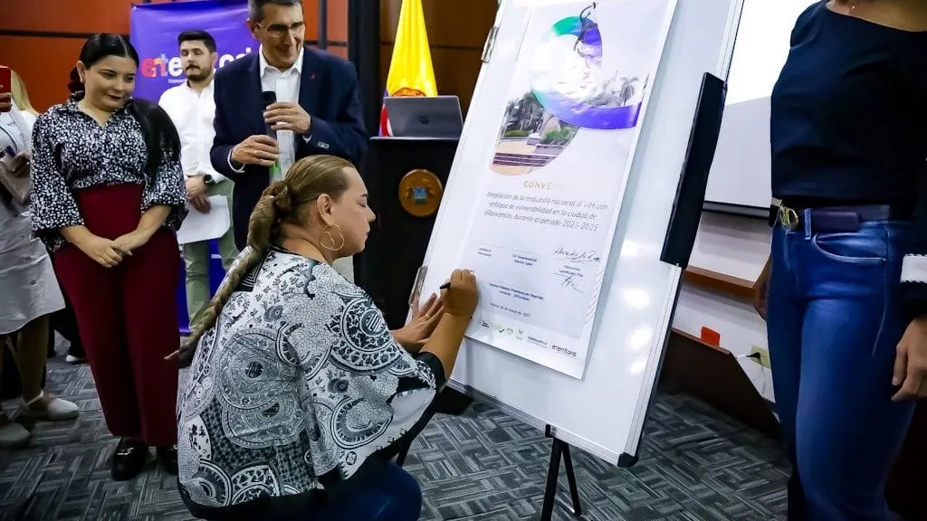 Firman convenio en el Meta para combatir el VIH