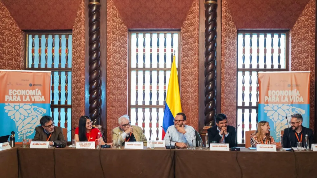 Inicia en Bogotá el encuentro internacional de "Economía para la Vida"