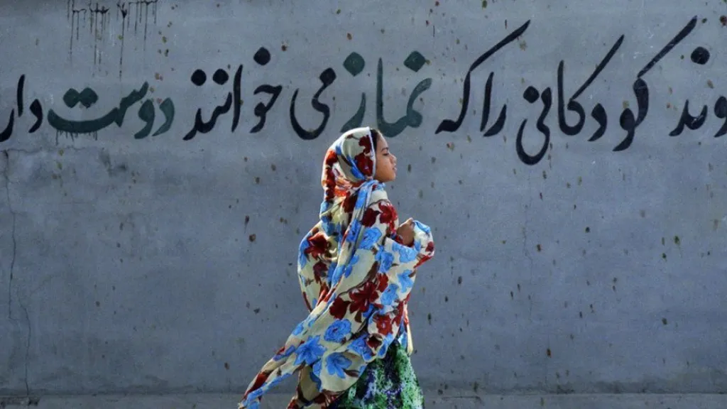 Irán: ONU denuncia ataques a escuelas como crímenes de guerra