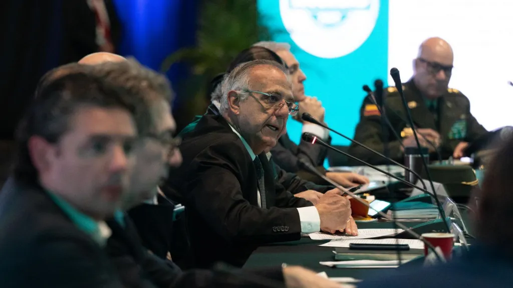 Fuerzas Militares en proceso de paz con el Eln: Mindefensa