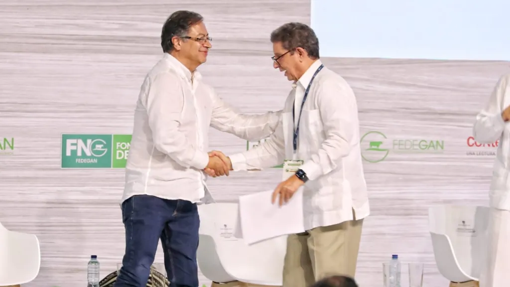Petro invitó a José Félix Lafaurie al equipo negociador frente el Eln