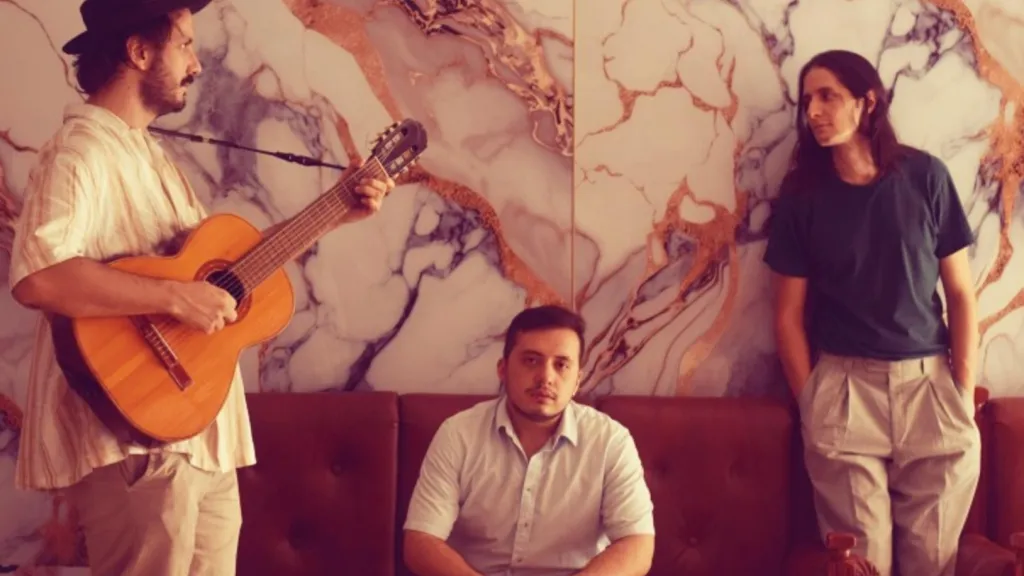 “Sin dólares en Medellín”, Las Deseo