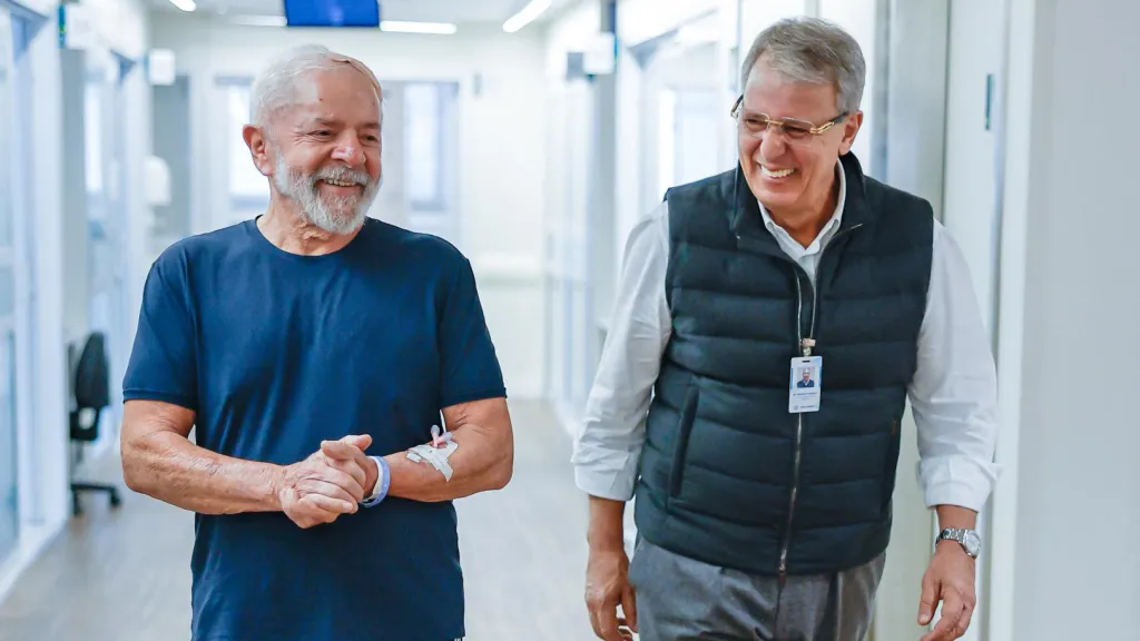 Firme y fuerte: Lula tras salir de cirugía 