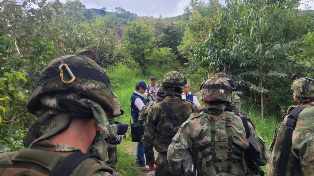 Entregan militares retenidos en Cauca | Defensoría del Pueblo 