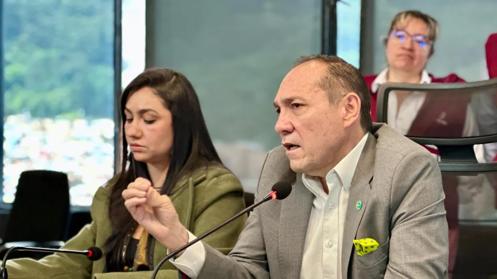 MinTrabajo investiga despido masivo de maestras provisionales en Bogotá