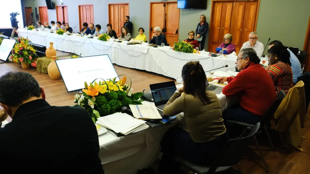Reforma a la salud se presentará en febrero ante el Congreso