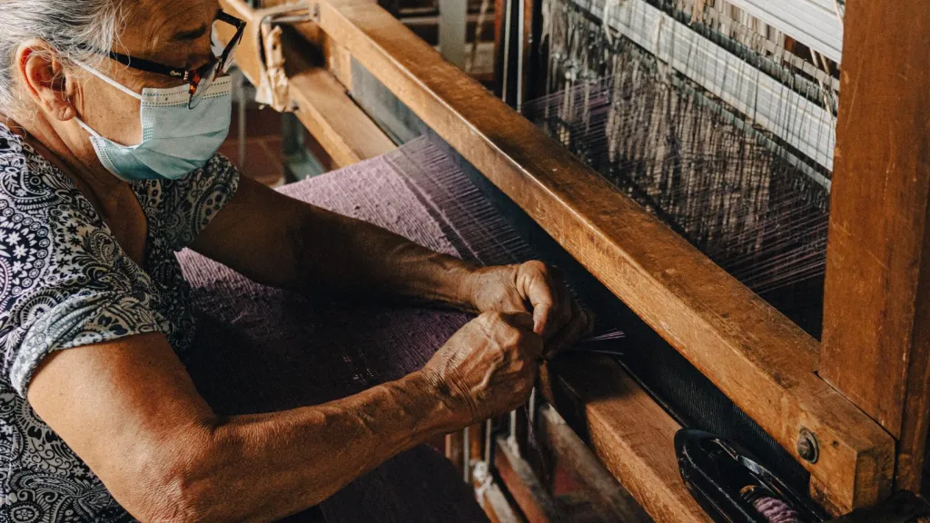 Mujeres tejedoras de Charalá, Santander | Artesanías de Colombia 