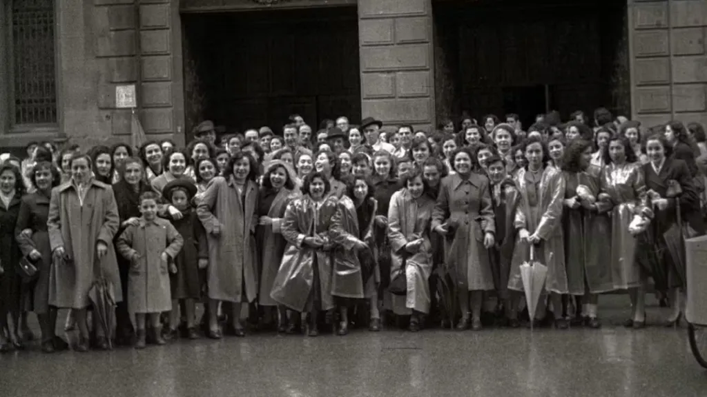 Paseos por la posguerra femenina en la literatura escrita por mujeres