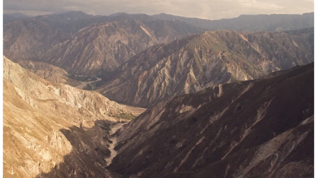 Exposición fotográfica “El camino de la cabra” en Bucaramanga: la travesía de Carlos Pimiento por el Chicamocha