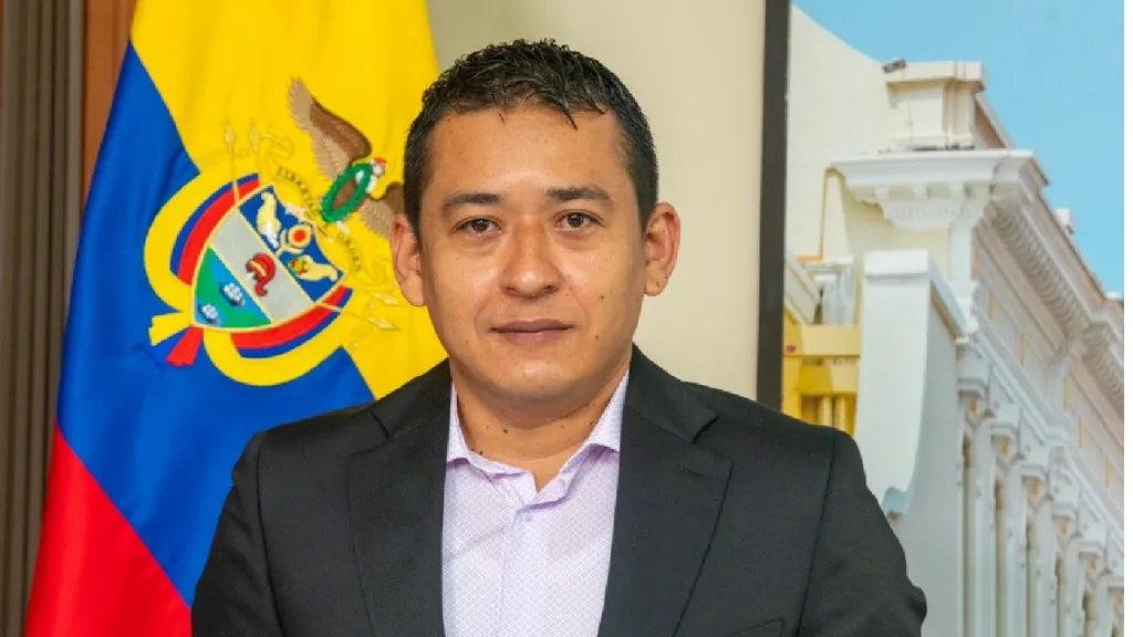 Procuraduría investigaría a Arturo Luna | Embajador de México 